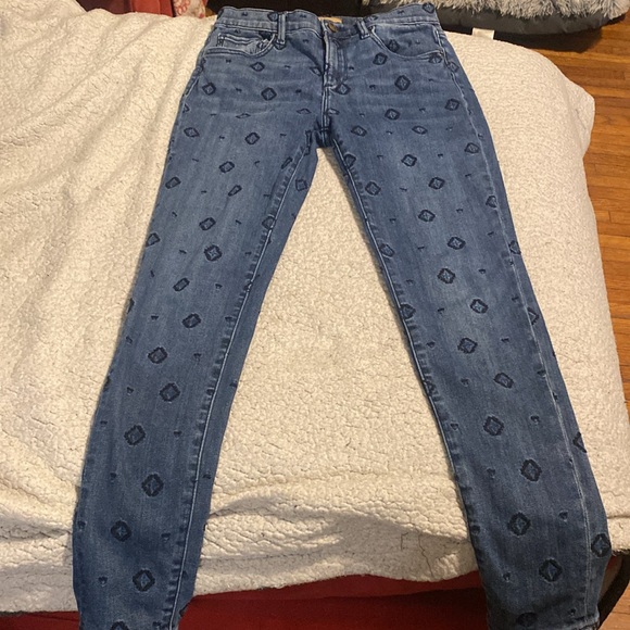 Driftwood geometric Jeans! Really super cute!! Size 26’ they do have stretch. - Picture 2 of 5